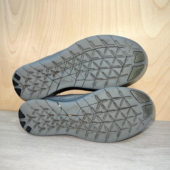 Nike RN CMTR Commuter 2017 880842-002 Grey Women's 7 UK 4.5 Euro 38 - Picture 7 of 10